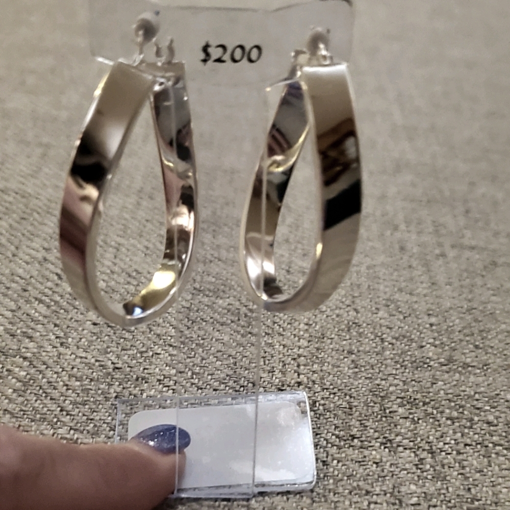 Sterling Silver Twisted Oval Hoop Earring